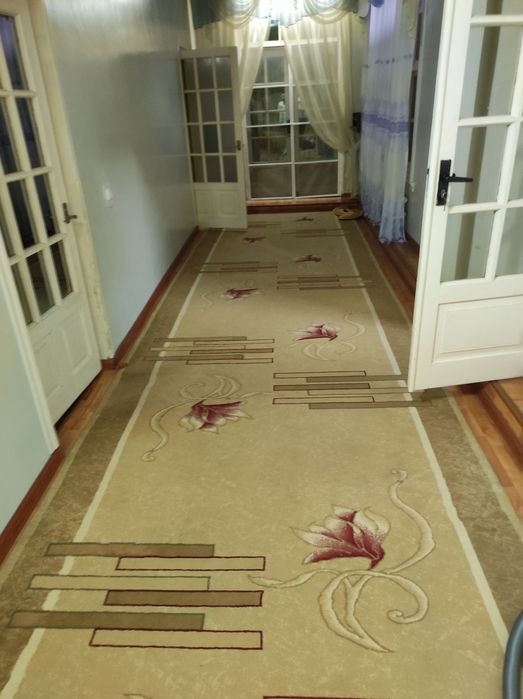 Продаются ковры почти в новом состоянии