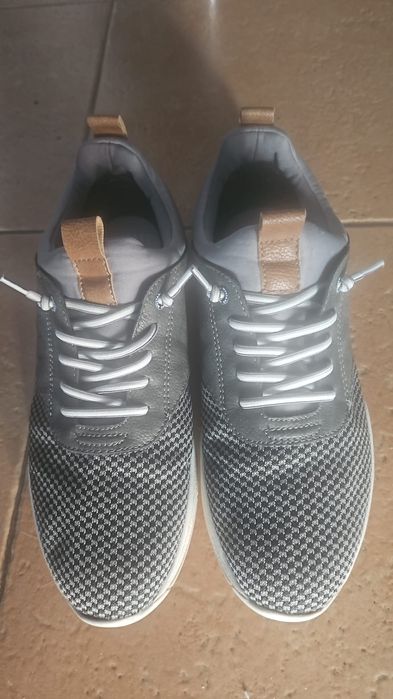 Adidasi Mustang 42 (99% noi) - sneakers