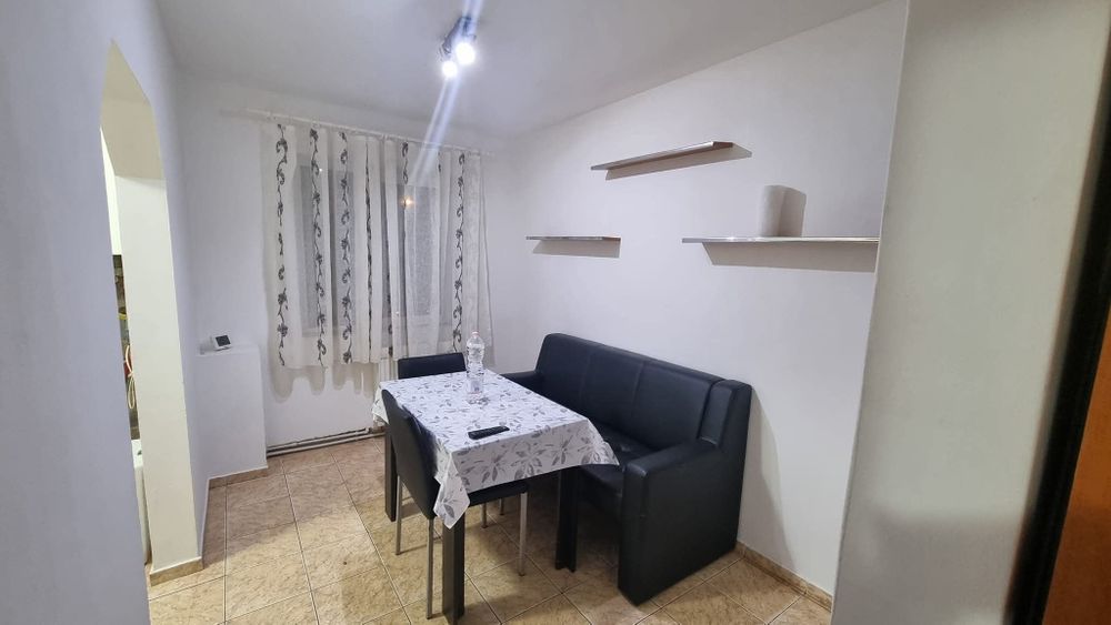 Vand apartament 4 camere, micro 2