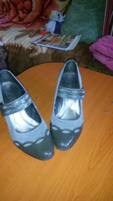 Pantofi pentru dame din piele marca Mancini