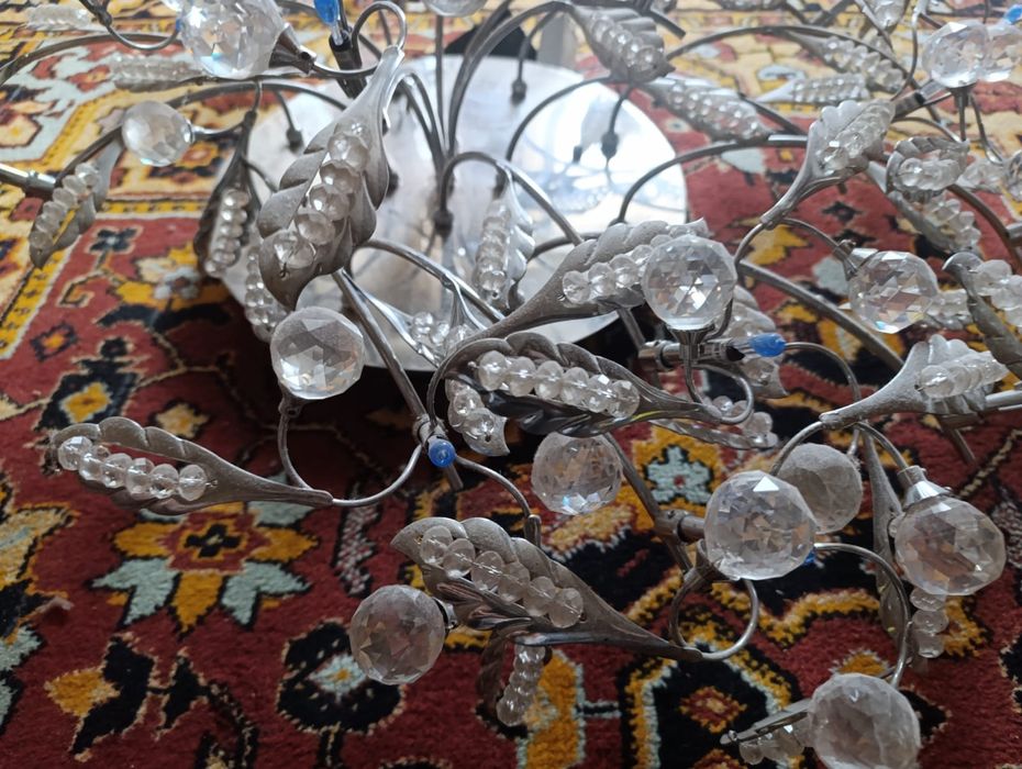 Люстра в хорошем состоянии