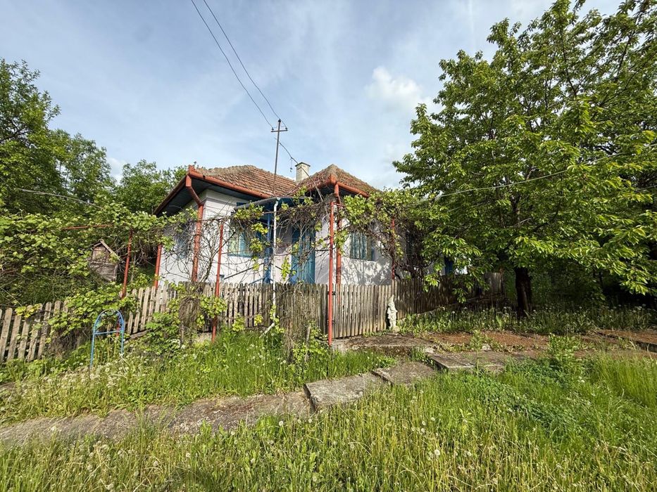 Casă+ Teren 4.825 mp teren în Boju | Utilități: apă și curent
