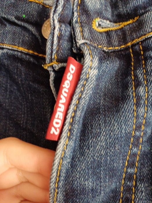 Blugi DSQUARED2 mărimea 52