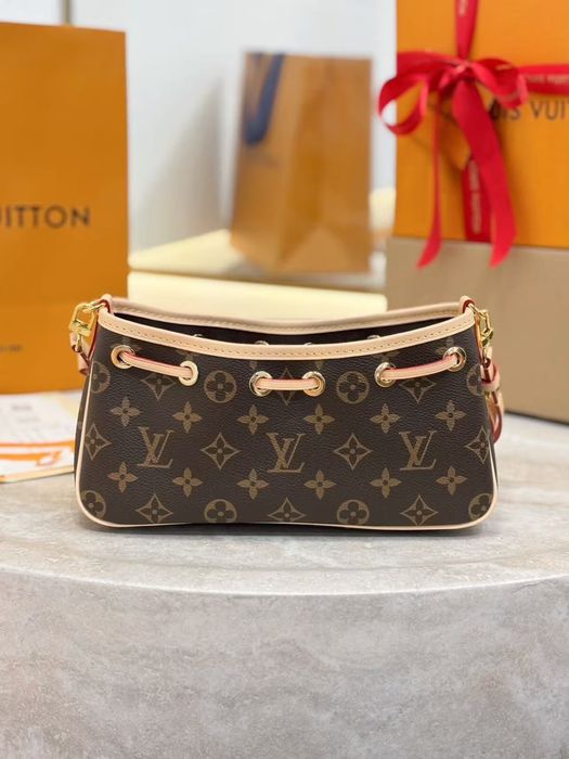 Сумка LV Louis Vuitton Nano Frivole