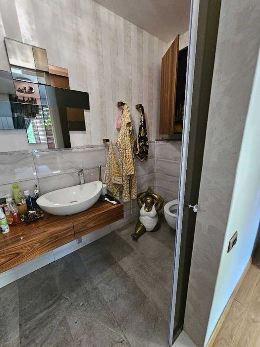 Дава се под наем Двустаен апартамент в София, Бояна - 70 кв.м за 1500 € - Снимка #2