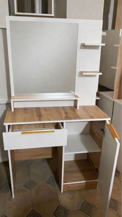 Трюмо тумбочки столы письменные