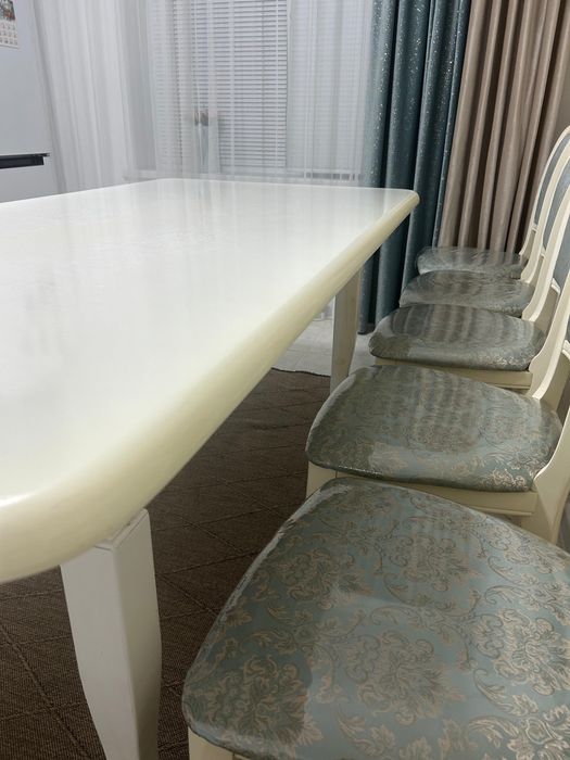 Продам стол со стульями (8 штук)