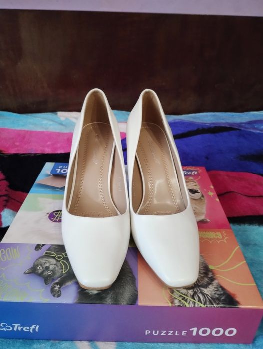 Елегантни дамски обувки