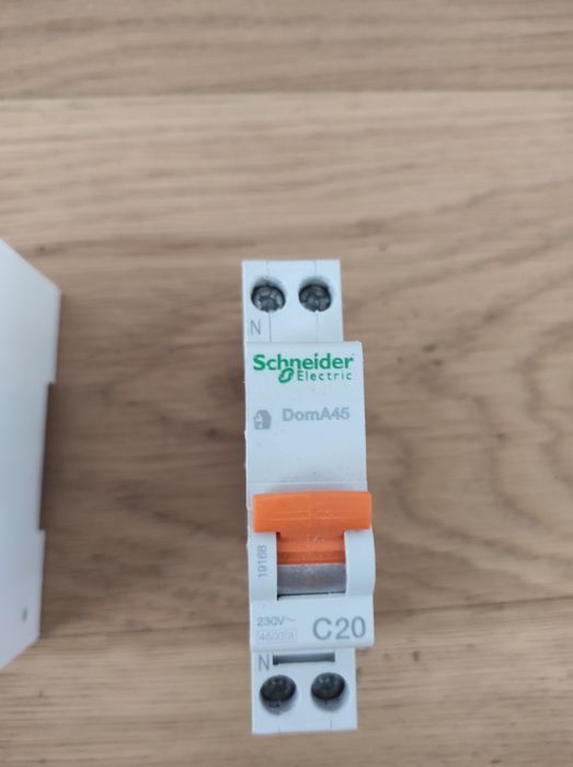 Siguranțe Electrice cu diferențial Schneider noi