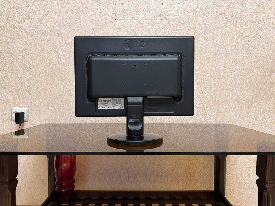 Монитор LG Flatron W1942S-PF