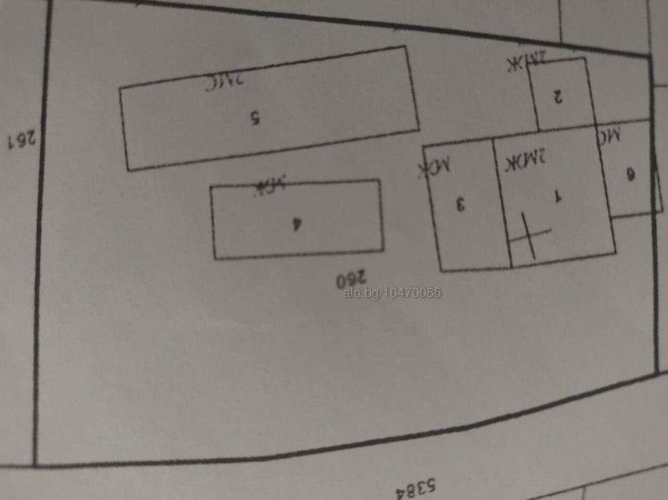 Продавам в гр.Тетевен имот ВЕДНО с 5 сгради и гараж  за жилищни цели