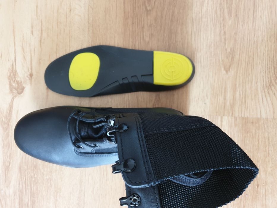 Vand bocanci Bates waterproof Vibram