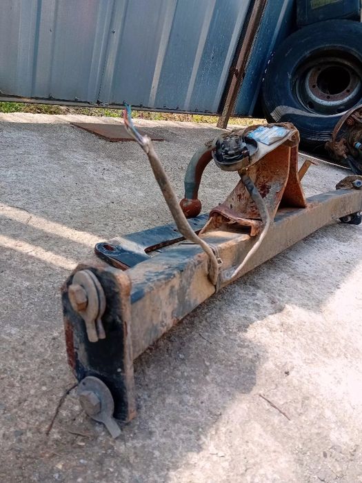 Продавам като нов теглич