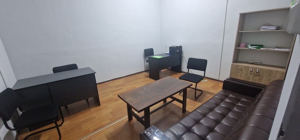 Ofis uchun hona ijaraga beriladi barcha jihozlari bilan