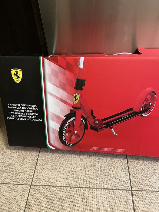 Скутер с две колела