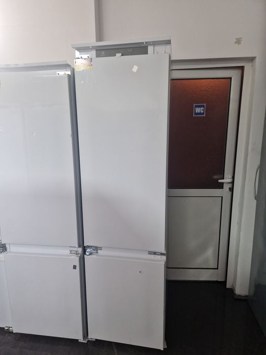 Хладилник за вграждане Whirlpool 196см 320 литра