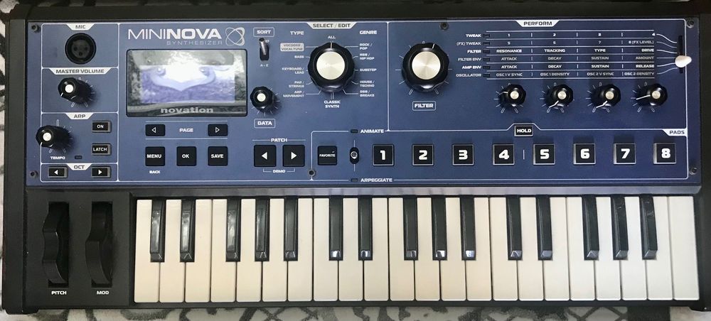 Mini Nova топ състояние
Има няколко направени бленди за солирване