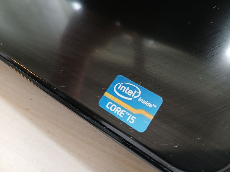 Продавам лаптоп Dell Inspiron N5110