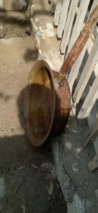 Кадимий буюмлар сотилади нархи келишилган холда