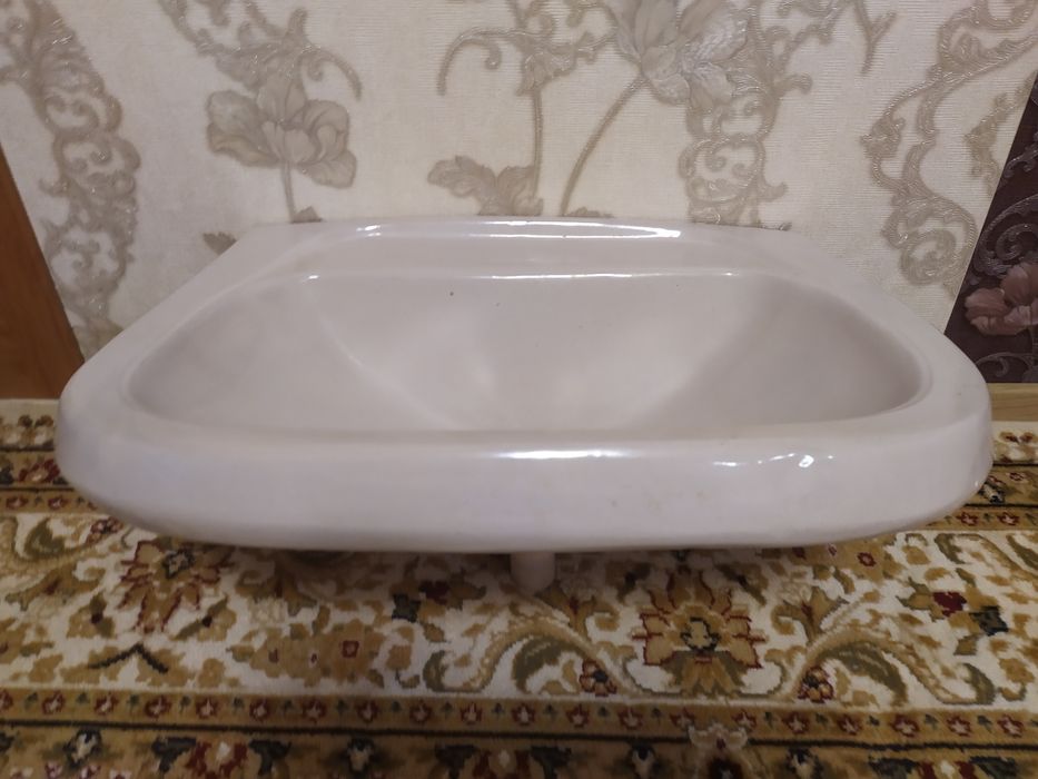 Продам раковину керамическую