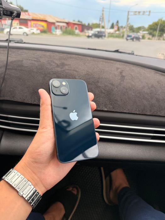iPhone 13 (Оригинал, не вскрывался) + Чехлы в подарок