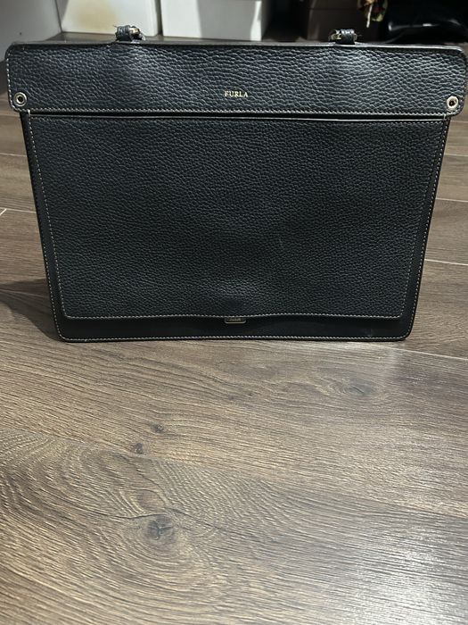 Geanta Furla office