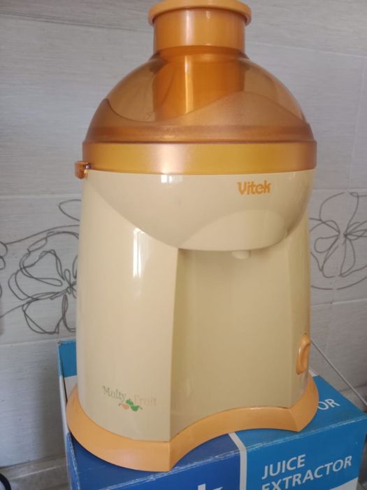 Продам весы и соковыжималку vitek