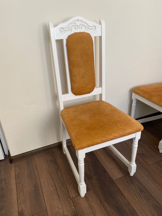 Трапезни столове