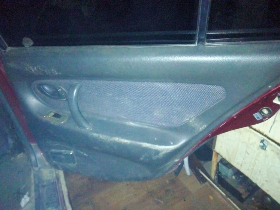 Обшивка дверей Митсубиси Галант