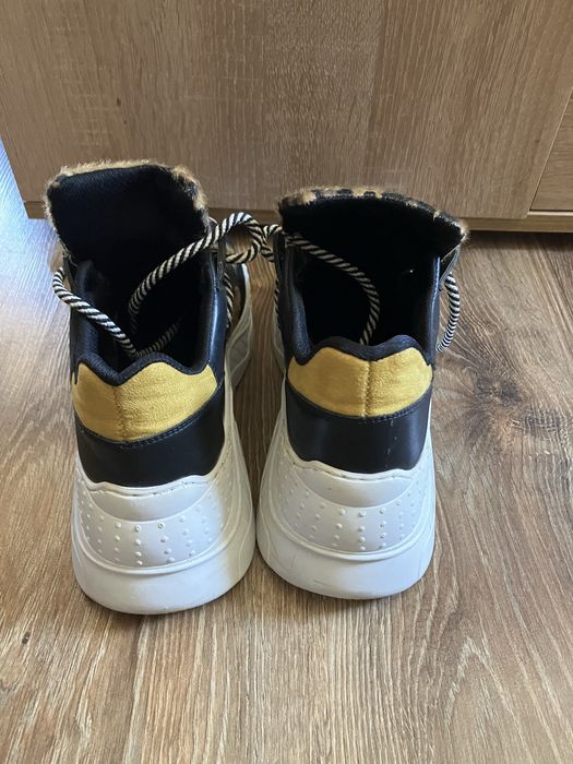 Дамски сникърси  ……….