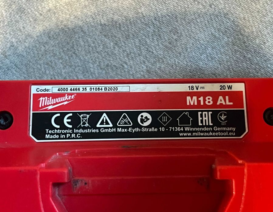 Lanterna Milwaukee M18 AL 18V profesionala doar corp