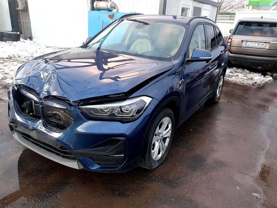 BMW X1 xDrive25e, an 2021, cutie automata, Navi, Clima - avariat