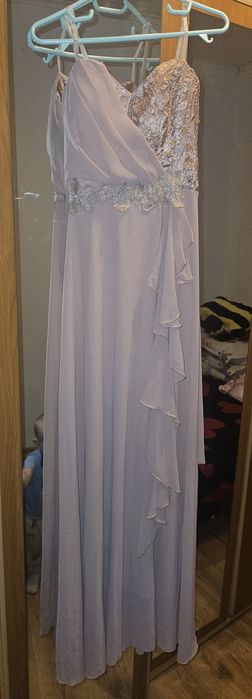 Vând rochie elegantă