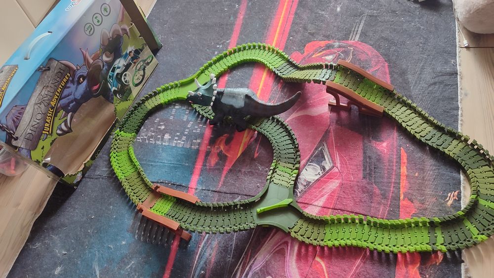 Дино писта 200 части