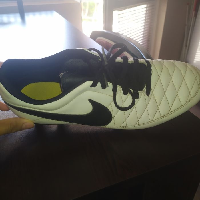 Nike  Unisex Soccer Shoes Magestry