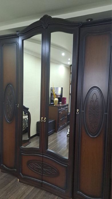 Продам Спальный Гарнитур