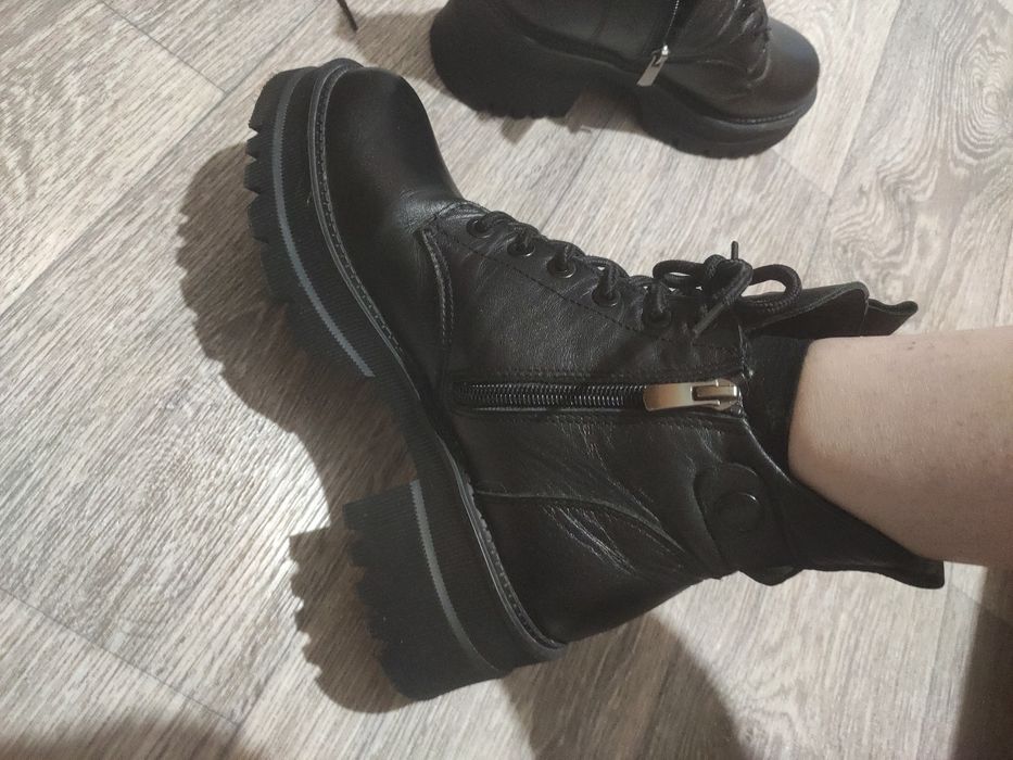 Продам зимние ботинки