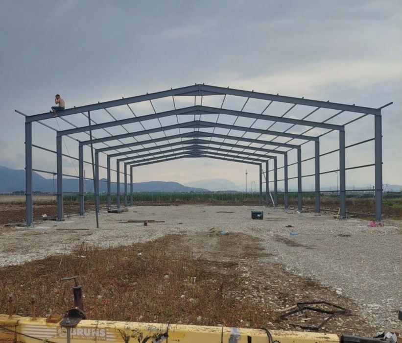 Vand hale si structuri metalice