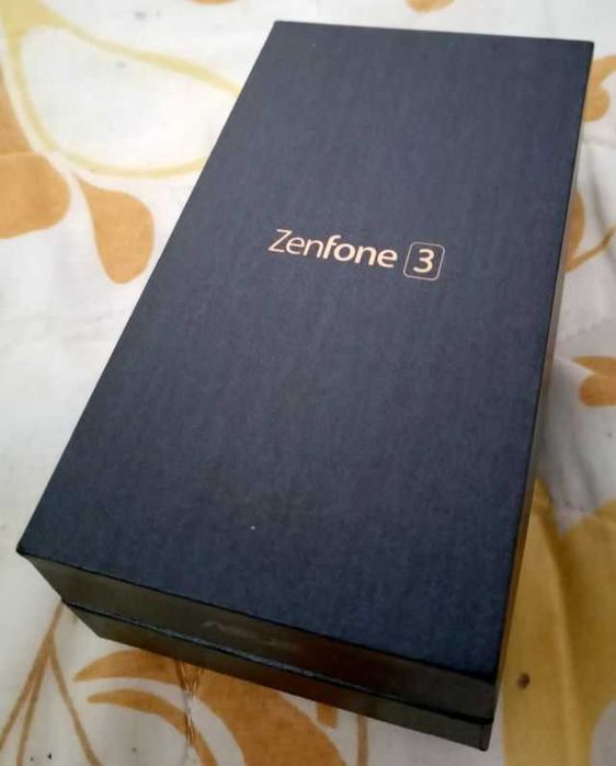 Смартфон Asus Zenfone 3 (ZE520KL) в отлично състояние, 4/64 GB