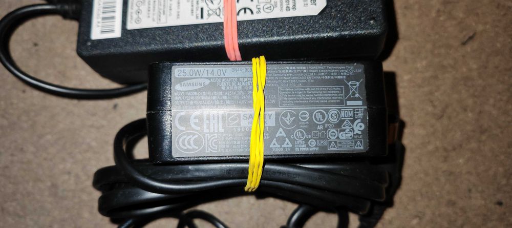 Incarcatoare priza pentru monitor etc 12-14V