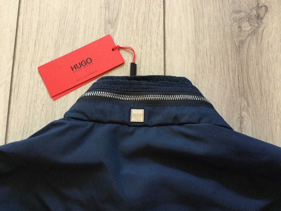 НОВО оригинално синьо пролетно - есенно яке HUGO BOSS размер 50 / L