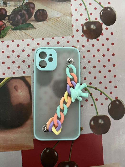 Чехлы на айфон 12