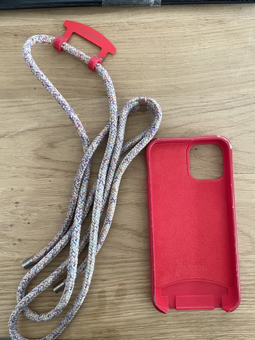 Husa Styleash iphone 12/13 cu snur de culoare rosie