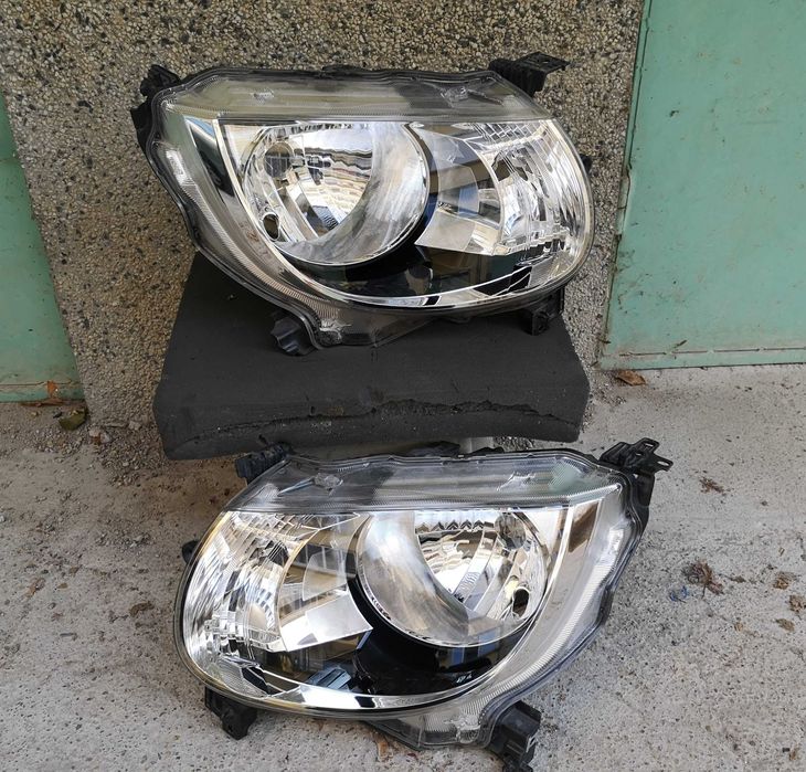 Оригинални  фарове Сузуки Игнис  Suzuki Ignis