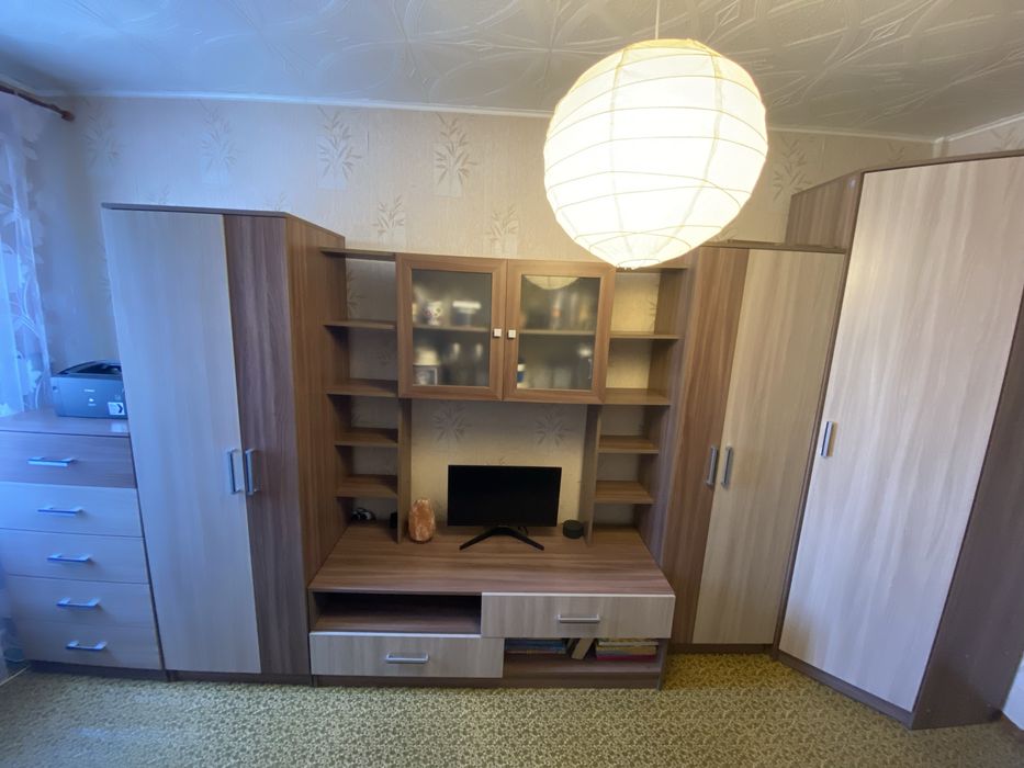 Продаю стенку  в спальню