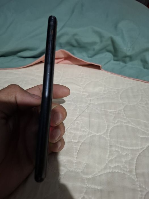 Продам Iphone XR 64GB оригинал