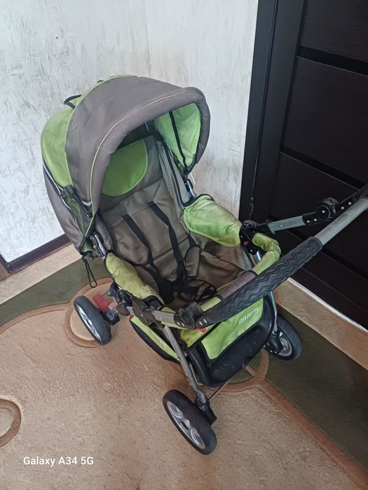 Прогулочная коляска детская, зима