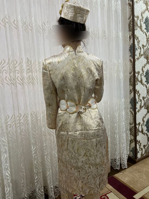 Женская двойка с головным убором