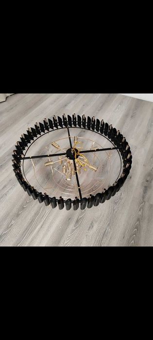 Продается люстра новая