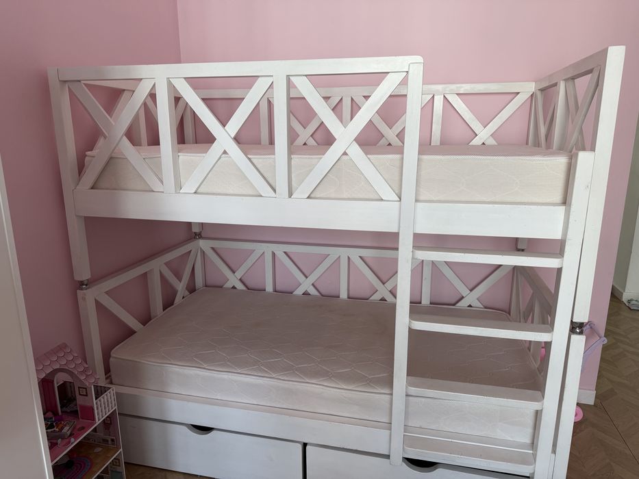 Продам двухъярусную кровать